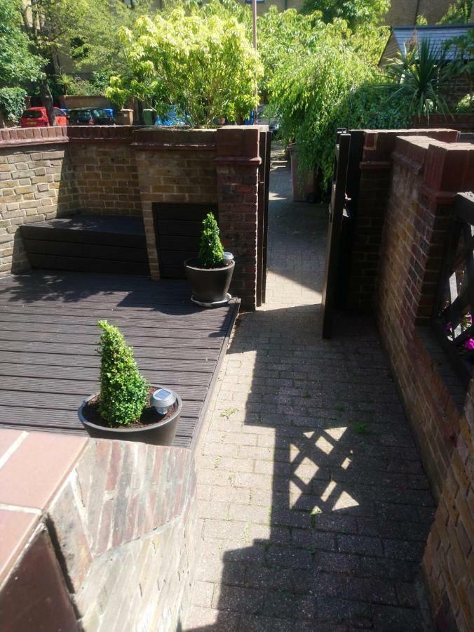 Dockside Villa London Exterior photo